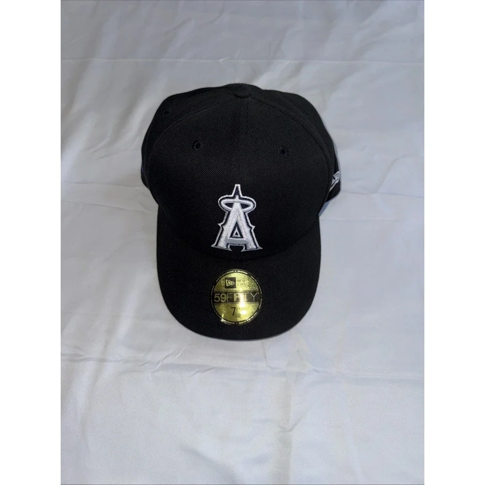 NWOT MLB - Los Angeles Anaheim Angels 59FIFTY Fitted New Era Cap - Black 7 1/8